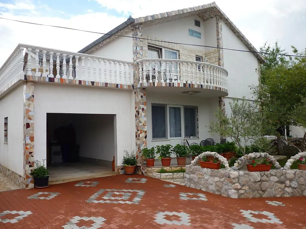 Studio Apartments Matos Seline Croatia