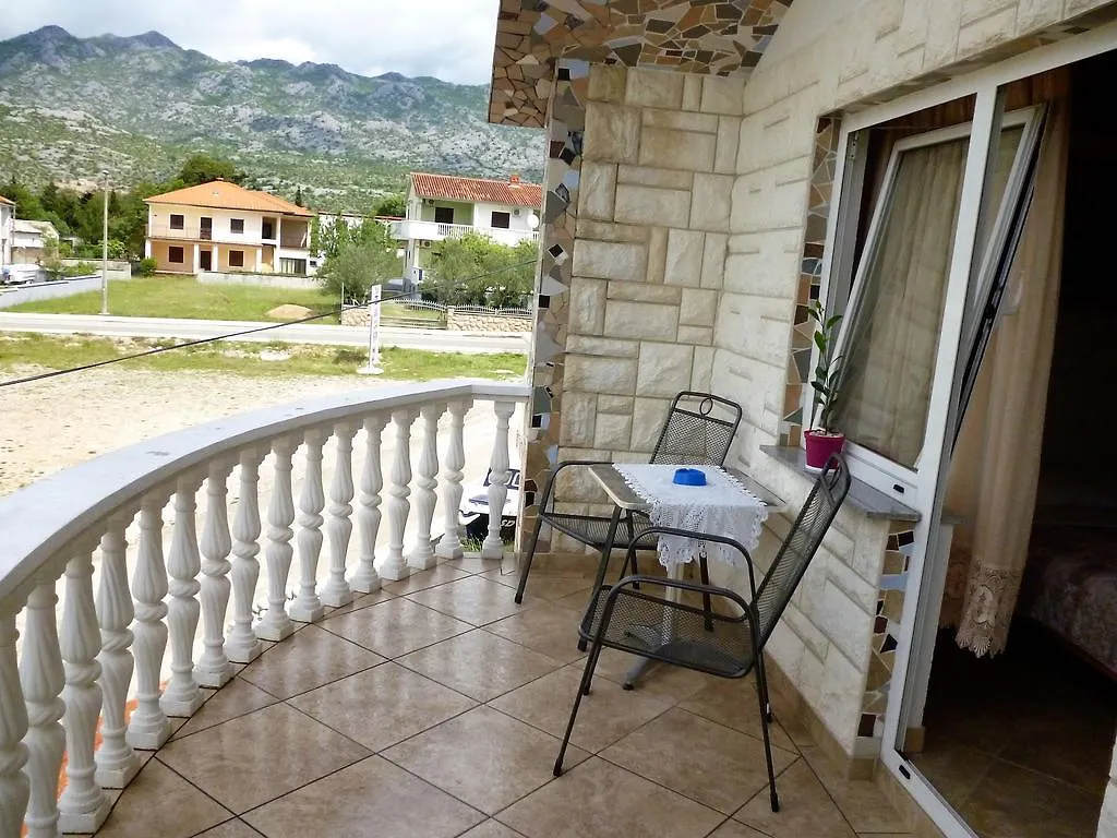 Studio Apartments Matos Seline Croatia