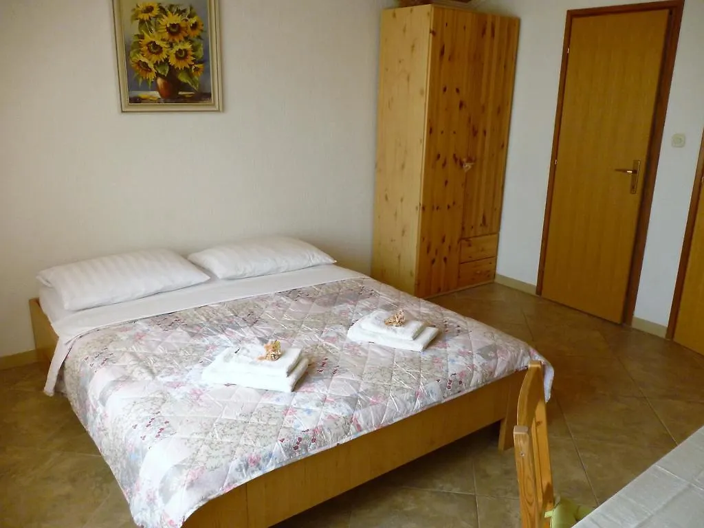 Studio Apartments Matos Seline