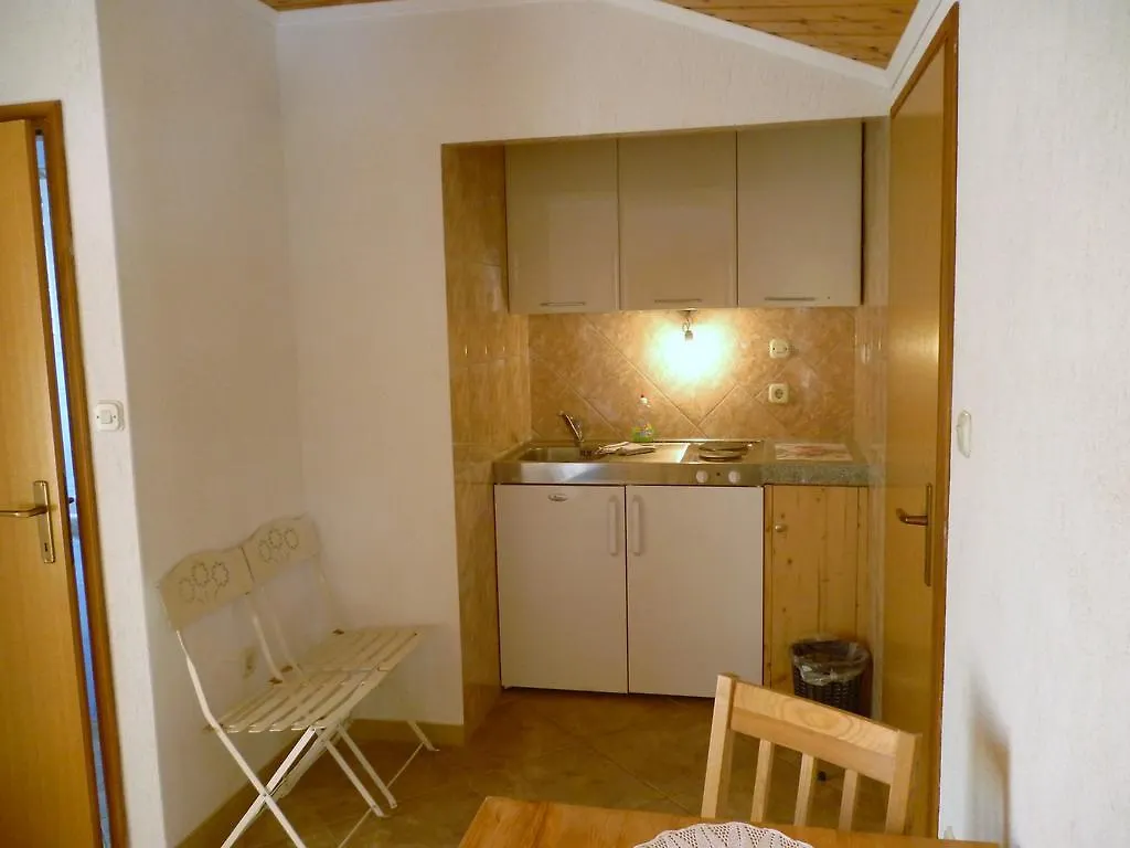 Studio Apartments Matos Seline