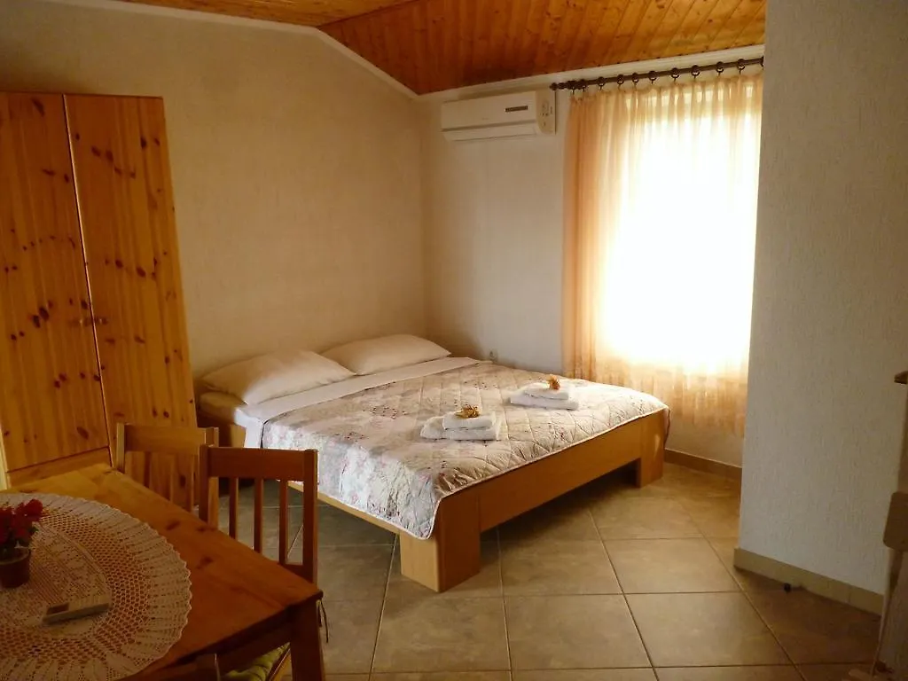 Studio Apartments Matos Seline